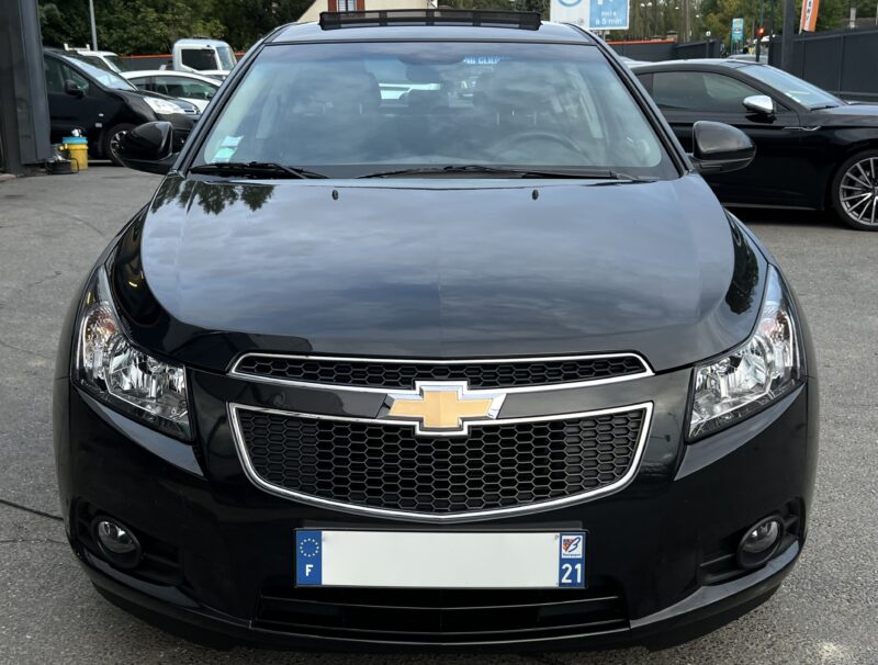 CHEVROLET CRUZE LTZ 1.8 141 1ERE MAIN 34 600 Kms ATTELAGE GPS TOIT OUVRANT REGULATEUR - Garantie1an