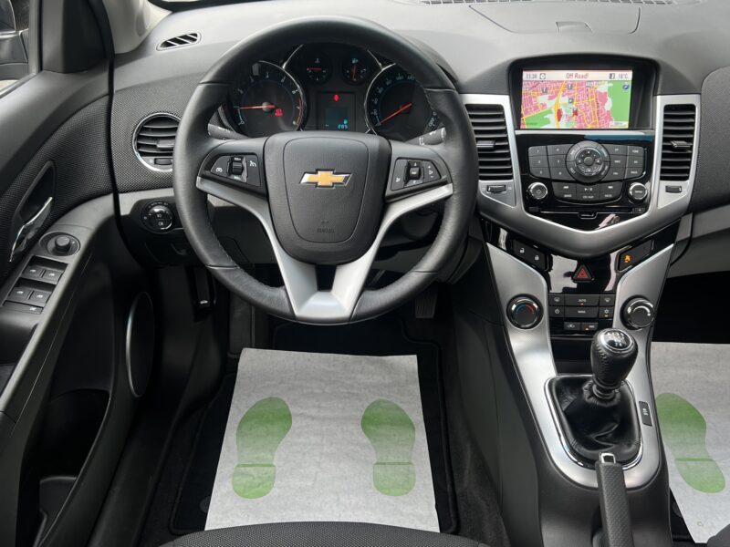 CHEVROLET CRUZE LTZ 1.8 141 1ERE MAIN 34 600 Kms ATTELAGE GPS TOIT OUVRANT REGULATEUR - Garantie1an