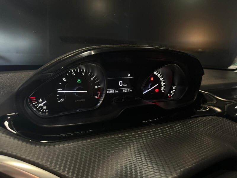 PEUGEOT 208 GT-line 1.2 Puretech 110cv EAT6 , Toit pano , Caméra
