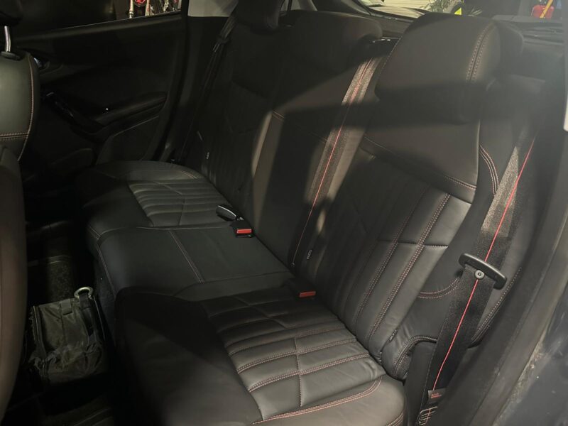 PEUGEOT 208 GT-line 1.2 Puretech 110cv EAT6 , Toit pano , Caméra