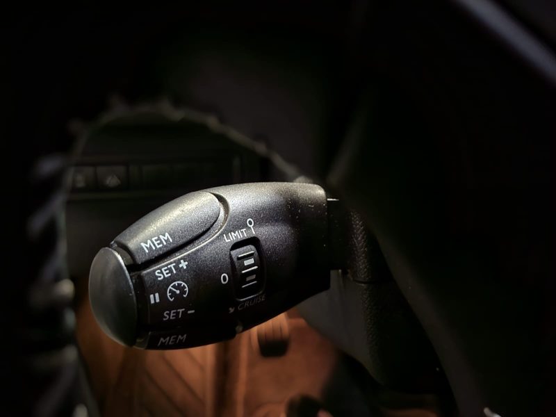 PEUGEOT 308 II 1.2 THP 110cv ALLURE PACK / TOIT PANORAMIQUE / CARPLAY / CAMERA