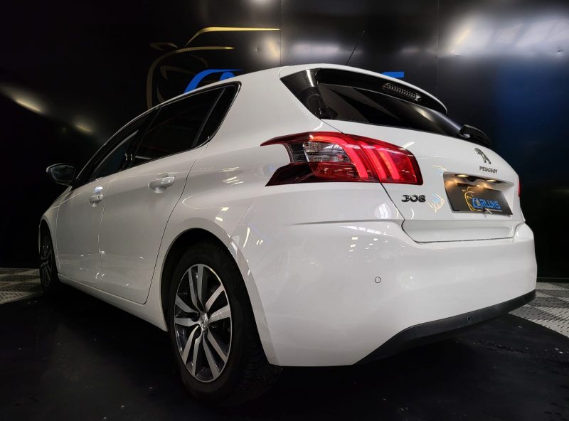 PEUGEOT 308 II 1.2 THP 110cv ALLURE PACK / TOIT PANORAMIQUE / CARPLAY / CAMERA