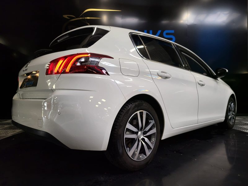 PEUGEOT 308 II 1.2 THP 110cv ALLURE PACK / TOIT PANORAMIQUE / CARPLAY / CAMERA
