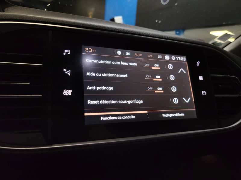 PEUGEOT 308 II 1.2 THP 110cv ALLURE PACK / TOIT PANORAMIQUE / CARPLAY / CAMERA