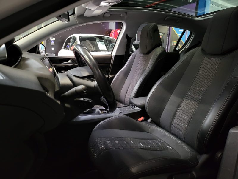 PEUGEOT 308 II 1.2 THP 110cv ALLURE PACK / TOIT PANORAMIQUE / CARPLAY / CAMERA