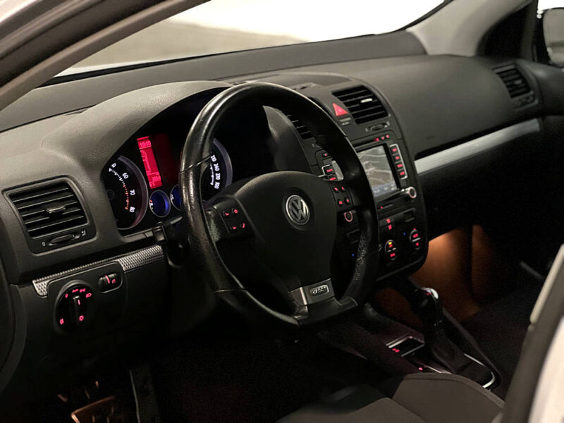 VOLKSWAGEN GOLF R32 250CH DSG