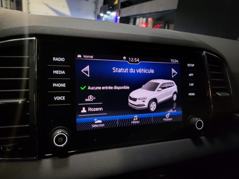 SKODA KAROQ 1.5 TSI 150cv Style DSG7 // APPLE CARPLAY/SIEGES CHAUFFANTS/ATTELAGE/CAMERA