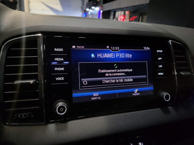 SKODA KAROQ 1.5 TSI 150cv Style DSG7 // APPLE CARPLAY/SIEGES CHAUFFANTS/ATTELAGE/CAMERA