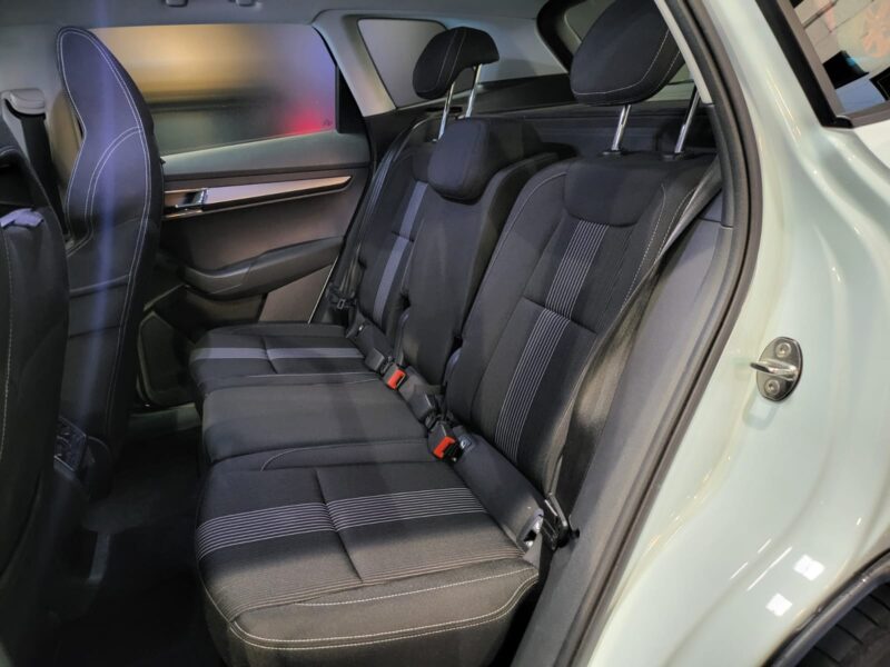 SKODA KAROQ 1.5 TSI 150cv Style DSG7 // APPLE CARPLAY/SIEGES CHAUFFANTS/ATTELAGE/CAMERA