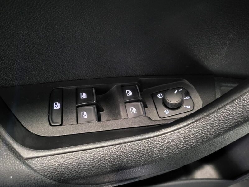 SKODA KAROQ 1.5 TSI 150cv Style DSG7 // APPLE CARPLAY/SIEGES CHAUFFANTS/ATTELAGE/CAMERA