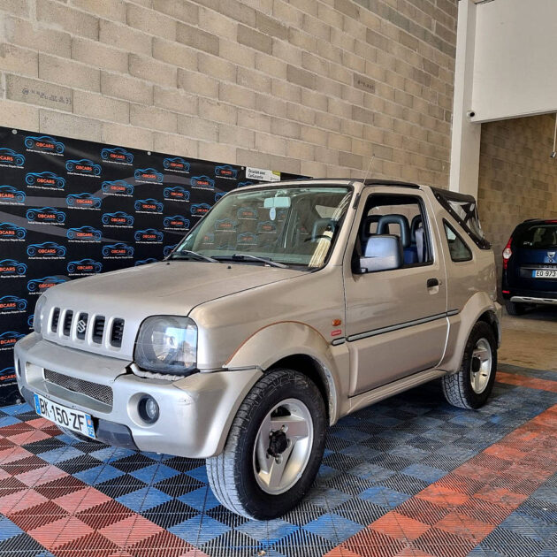 SUZUKI JIMNY Véhicule tout terrain fermé 2003