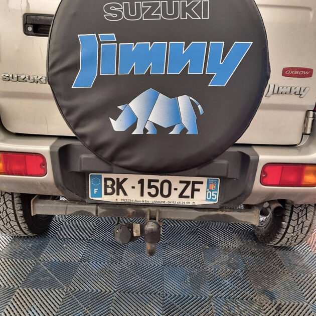 SUZUKI JIMNY Véhicule tout terrain fermé 2003