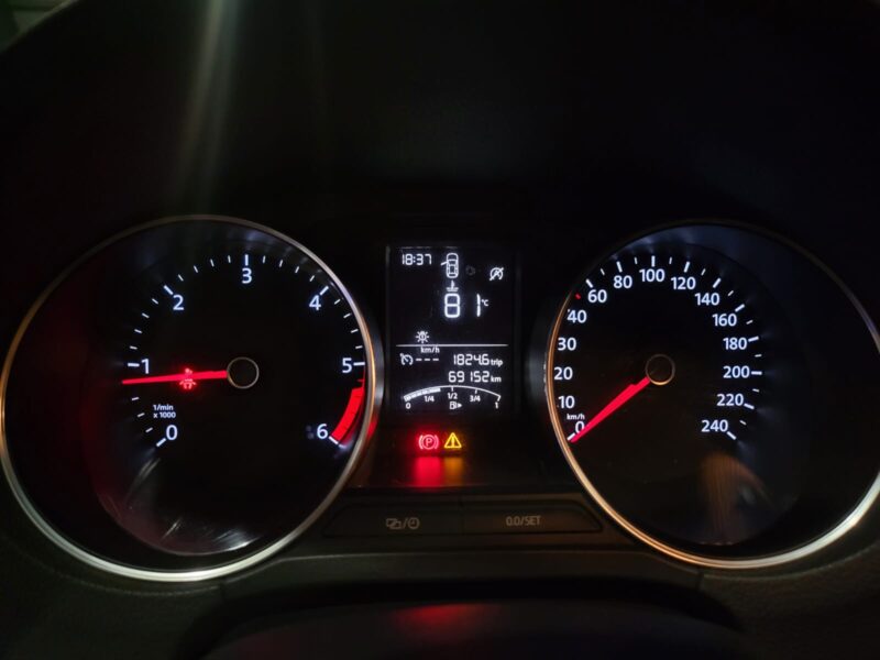 VOLKSWAGEN POLO 1.4 TDI 90cv Confortline // GPS/BLUETOOTH/RADAR-AV-AR