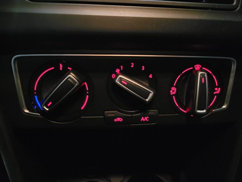 VOLKSWAGEN POLO 1.4 TDI 90cv Confortline // GPS/BLUETOOTH/RADAR-AV-AR