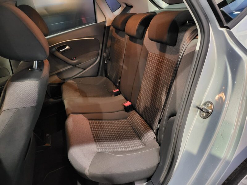 VOLKSWAGEN POLO 1.4 TDI 90cv Confortline // GPS/BLUETOOTH/RADAR-AV-AR