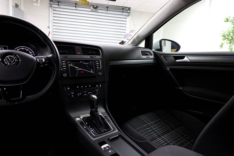 VOLKSWAGEN GOLF VII 2016