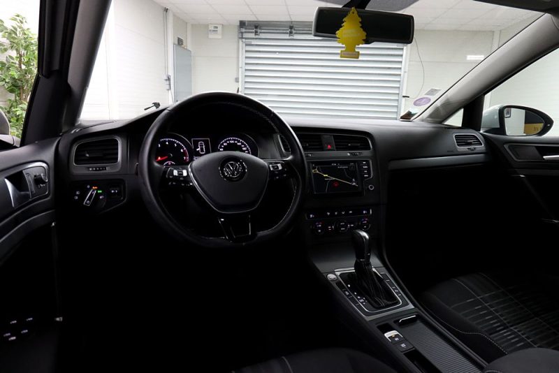 VOLKSWAGEN GOLF VII 2016