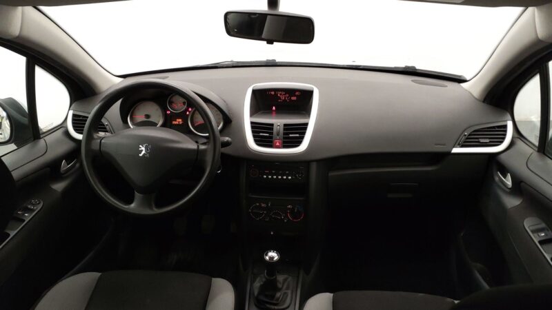 PEUGEOT 207 2009