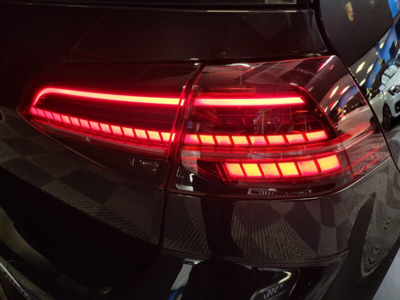 VOLKSWAGEN GOLF VII 7 GTI 230cv CARPLAY / CAMERA/ AIDES A LA CONDUITE