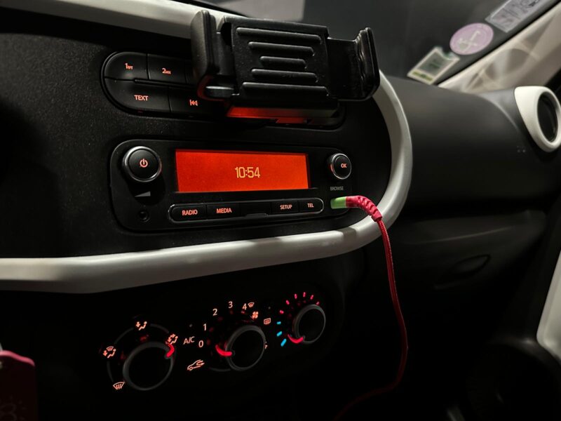 RENAULT TWINGO III 1.0 SCe 65cv Zen 1ère Main 8500kms // CLIMATISATION/LIMITEUR DE VITESSE/PRISE AUX