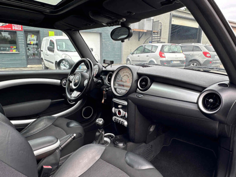 MINI  CLUBMAN D