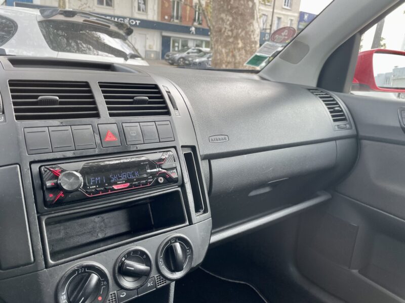 VOLKSWAGEN POLO 2004