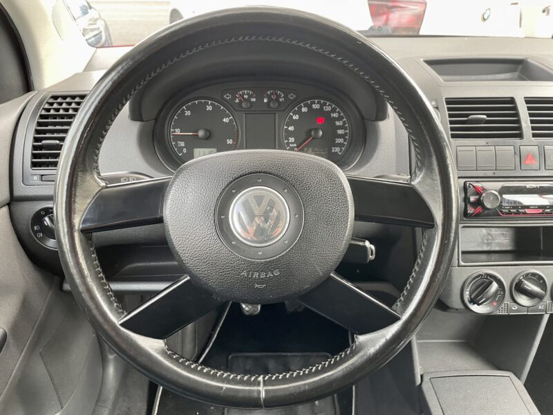 VOLKSWAGEN POLO 2004