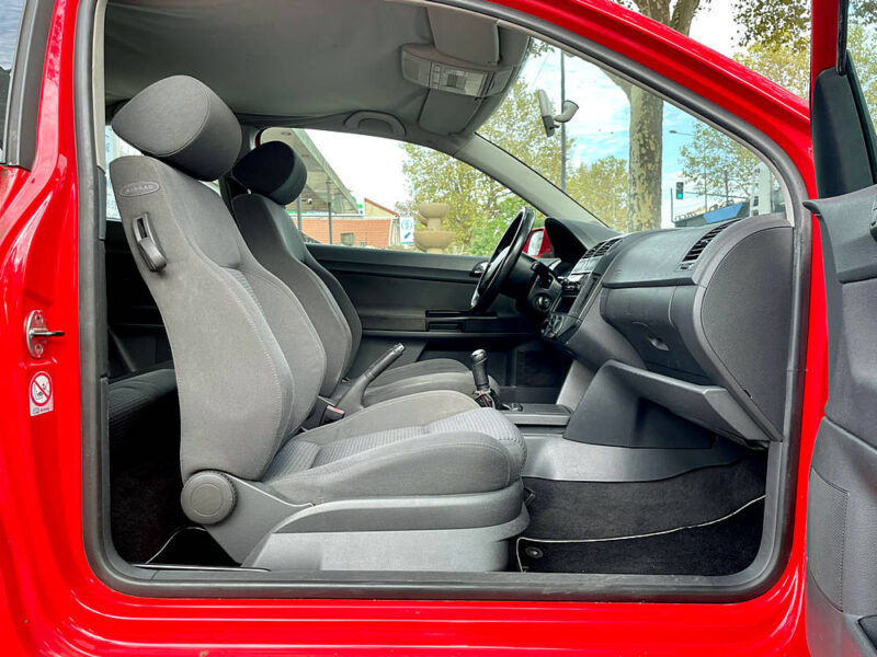 VOLKSWAGEN POLO 2004