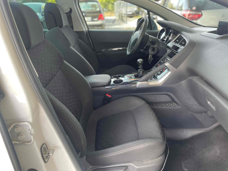 PEUGEOT 3008 Monospace 2014