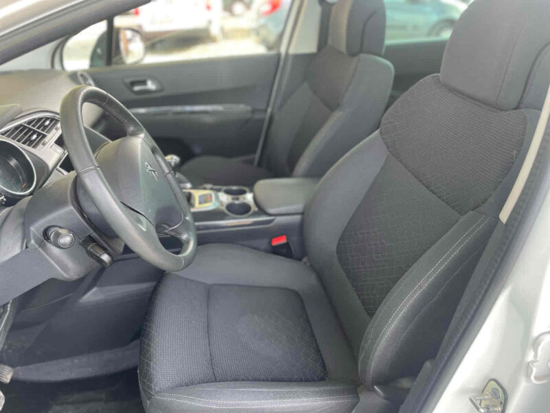 PEUGEOT 3008 Monospace 2014