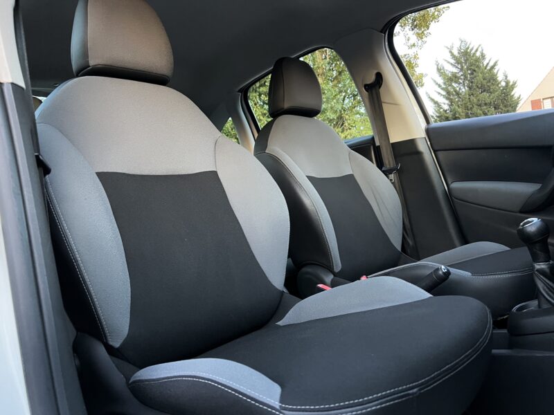 CITROEN C3 II 1.1 60 Cv 5 PORTES / CLIMATISATION BLUETOOTH CRIT AIR 1 - Garantie1an