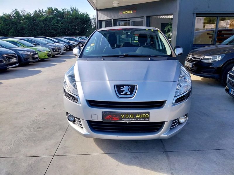 PEUGEOT 5008 1.6 HDi 110 Confort