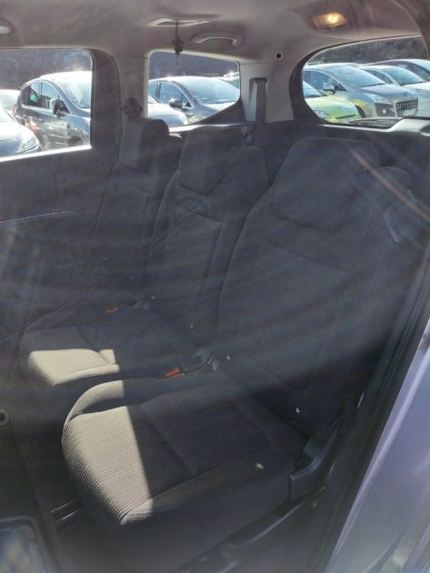 PEUGEOT 5008 1.6 HDi 110 Confort