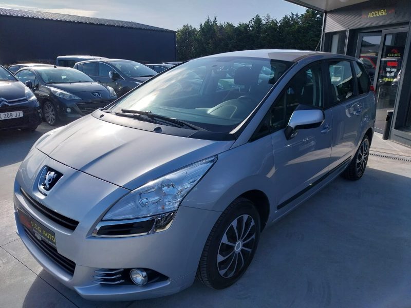 PEUGEOT 5008 1.6 HDi 110 Confort