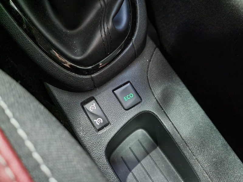 1.2 TCe 120cv INTENS / TOIT PANORAMIQUE / RADAR DE RECUL / GPS