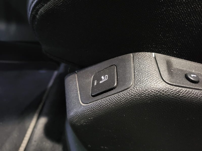 PEUGEOT 5008 II 2.0 BlueHDi 180cv GT 7PL / APPLE CAR PLAY / TOIT OUVRANT/ SIEGES CHAUFFANT