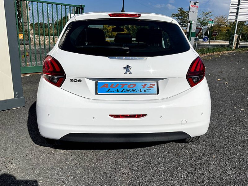 PEUGEOT 208  2018