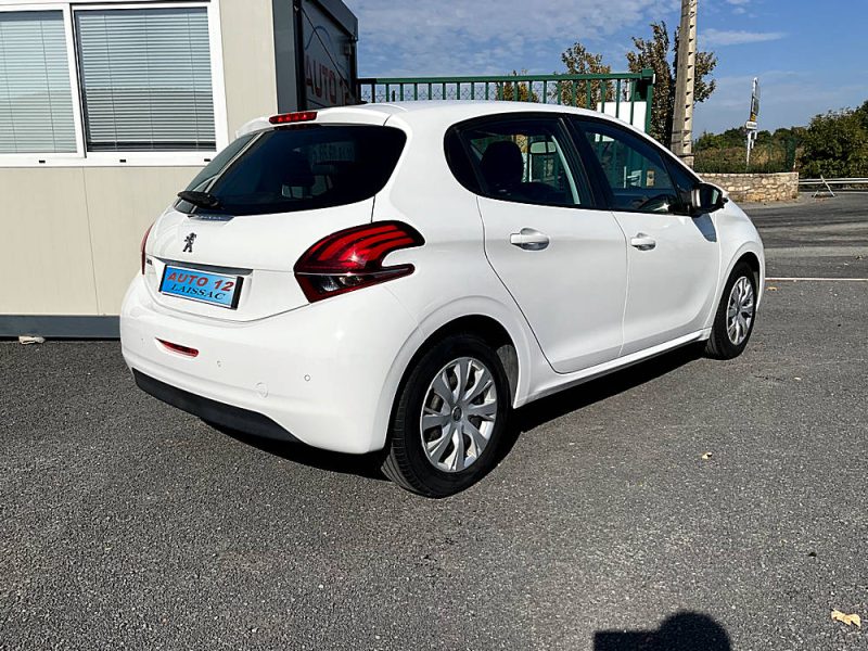 PEUGEOT 208  2018