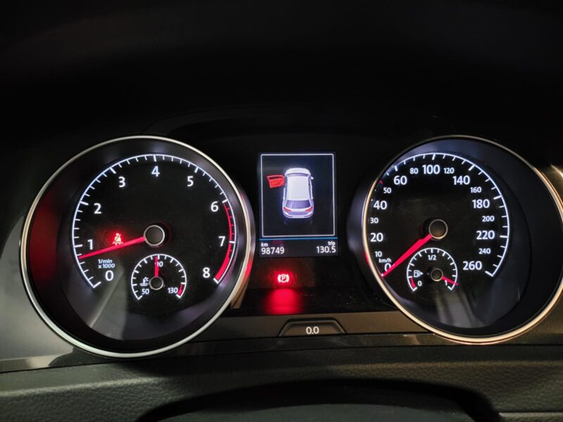 VOLKSWAGEN GOLF VII 1.5 TSI 130cv Confortline BVM6 1ère Main // APPLE CARPLAY/ANDROID AUTO/RADAR-AV-