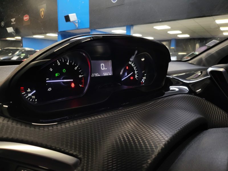 PEUGEOT 208 1.2 THP 110CH GTLINE / TOIT PANORAMIQUE+APPLE CARPLAY