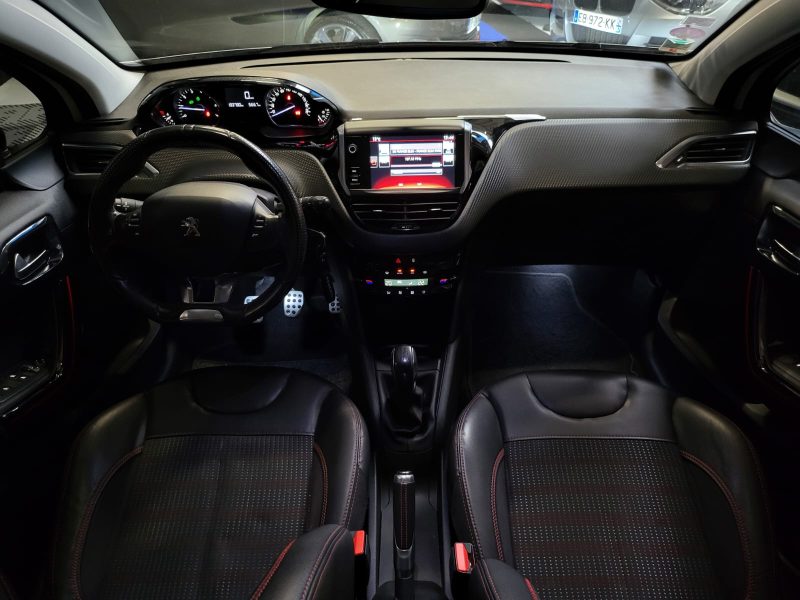 PEUGEOT 208 1.2 THP 110CH GTLINE / TOIT PANORAMIQUE+APPLE CARPLAY