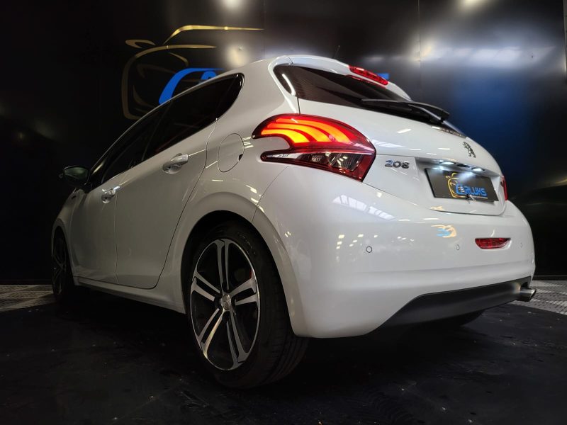 PEUGEOT 208 1.2 THP 110CH GTLINE / TOIT PANORAMIQUE+APPLE CARPLAY
