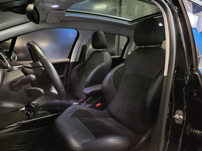 PEUGEOT 2008 1.2 PURE TECH 110 CROSSWAY EAT6