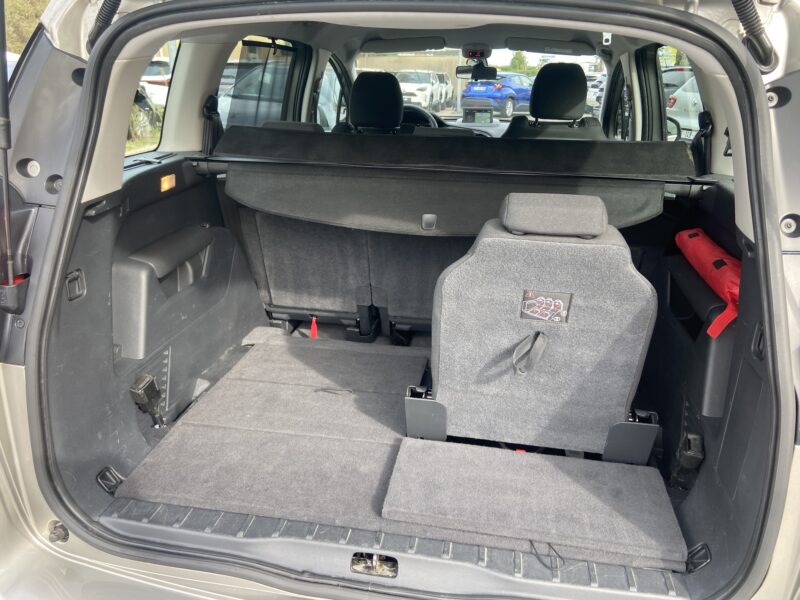 PEUGEOT 5008 HDI 115 BUSINESS PACK