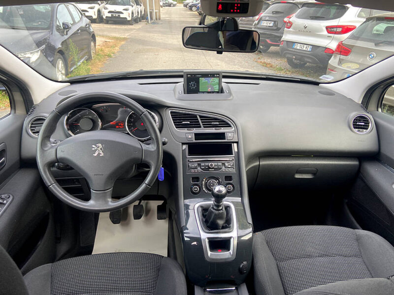 PEUGEOT 5008 HDI 115 BUSINESS PACK