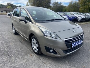 PEUGEOT 5008 HDI 115 BUSINESS PACK