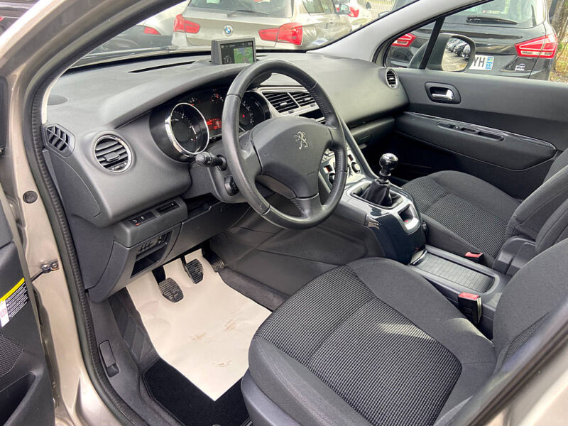 PEUGEOT 5008 HDI 115 BUSINESS PACK