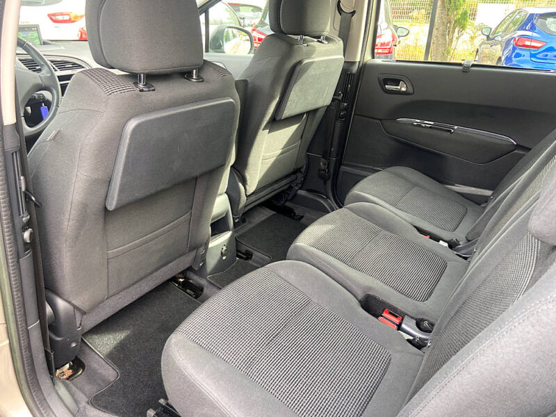 PEUGEOT 5008 HDI 115 BUSINESS PACK