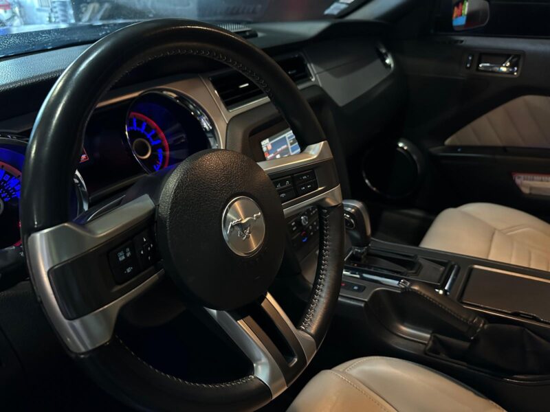 3.7 V6 305cv / Silencieux Borla / Bluetooth / Radar de Recul