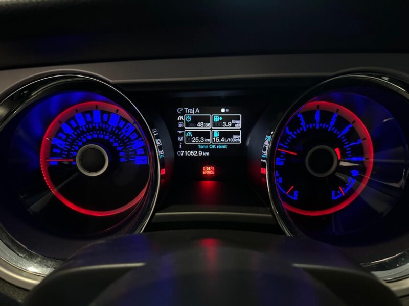 3.7 V6 305cv / Silencieux Borla / Bluetooth / Radar de Recul